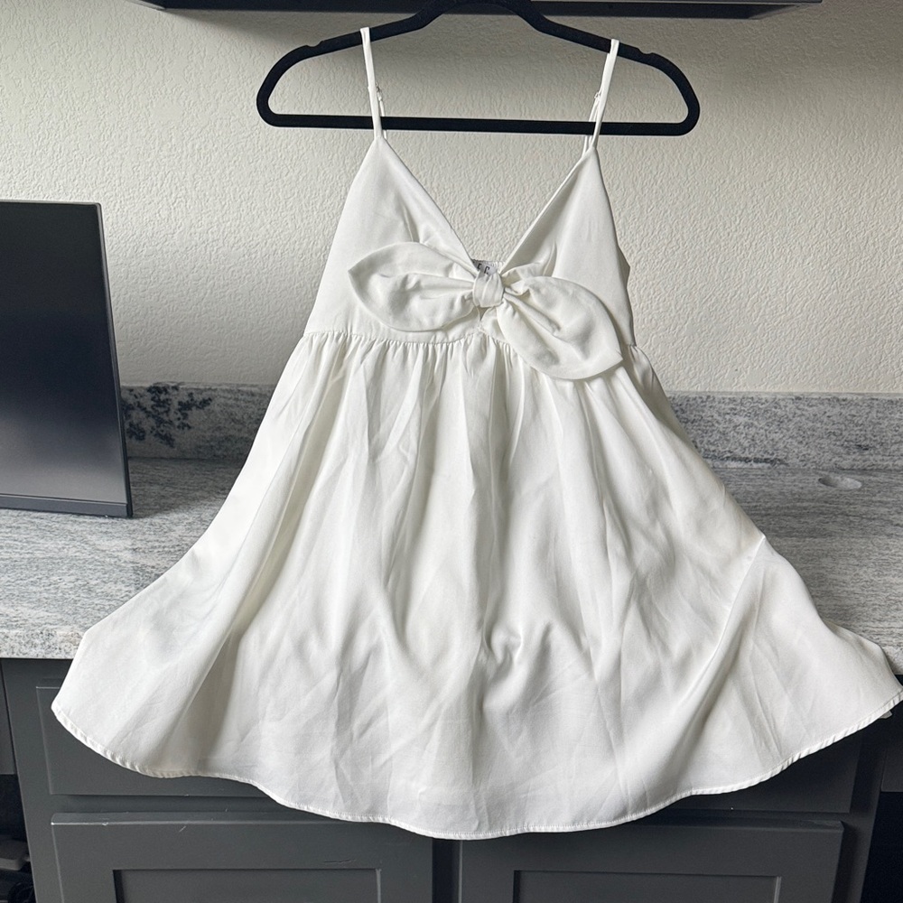 Ice White Bow Accent Garment